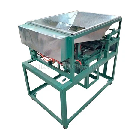 מכונת פתיחה של אגוזי מקדמיה